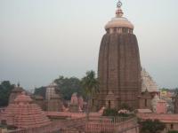 Монолитный купол индийского храма весом несколько тысяч тонн
