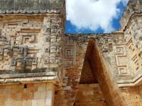 Следы высоких технологий на снимках построек майя