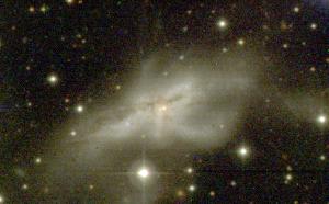 NGC 6240: когда галактики сталкиваются
