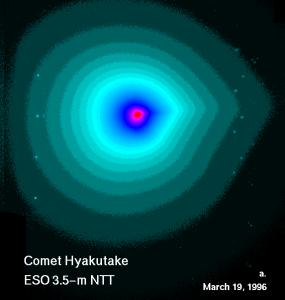 Около ядра кометы Хиякутаке